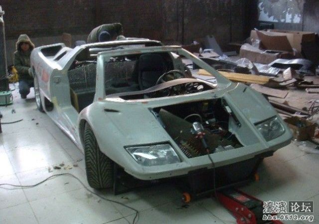 chinese_engineers_build_their_very_own_dream_lamborghini_diablo_from_scratch_640_26