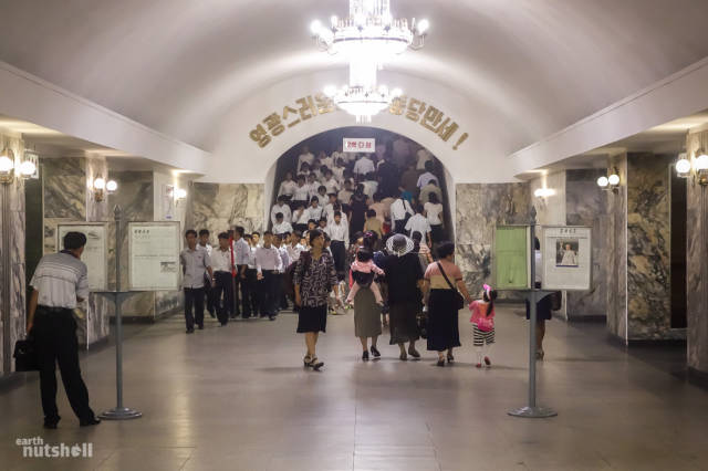 coreio-do-norte-abre-suas-estacoes-de-metro-para-estrangeiros19