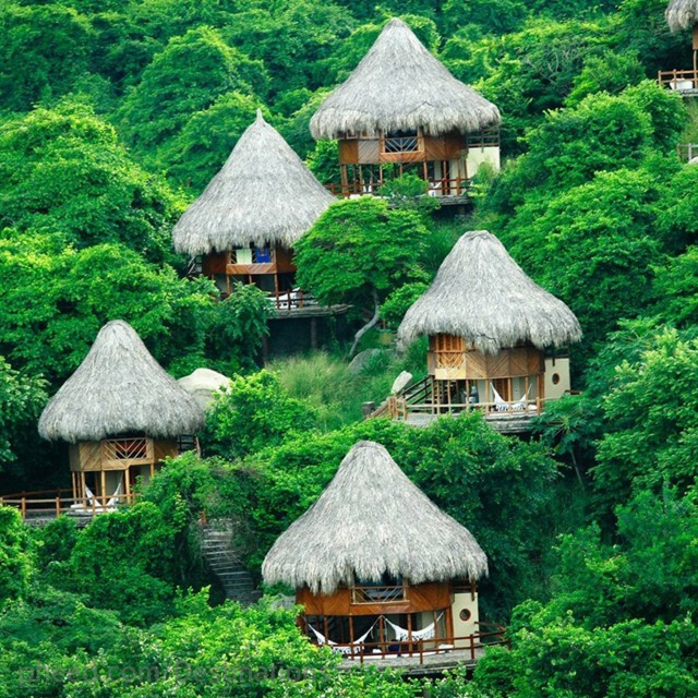 Em uma pequena cabana em Santa Marta, Colômbia.