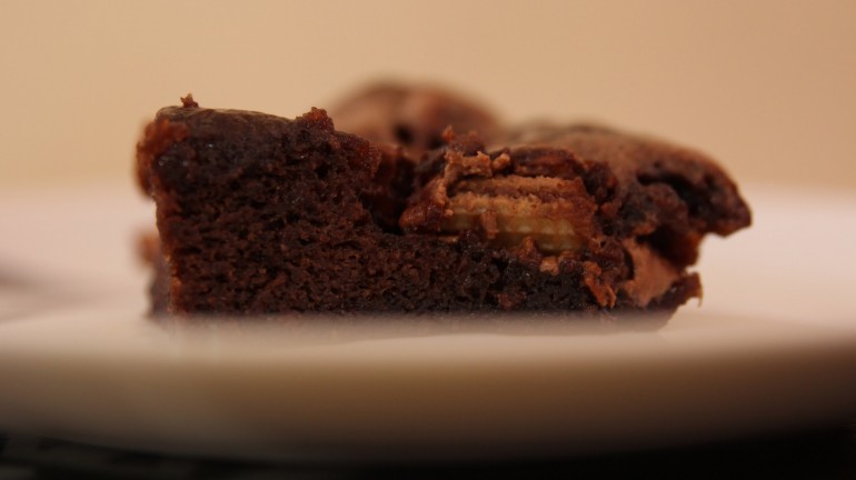 Aprenda como fazer Brownie de Kit Kat no Micro Ondas