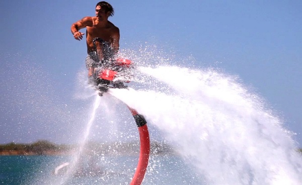 Impressionando as gatas com Flyboards