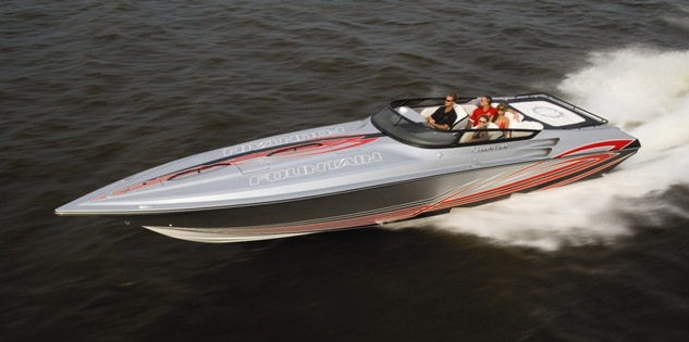 Acidente muito louco com um Powerboat