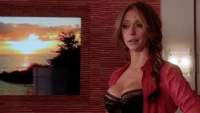 Os lindos peitos de Jennifer Love Hewitt