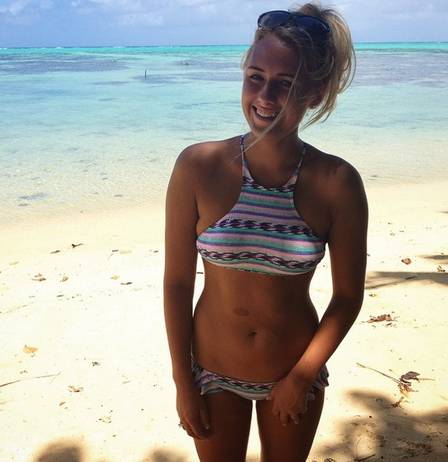 as-21-surfistas-profissionais-mais-sexy-do-mundo6